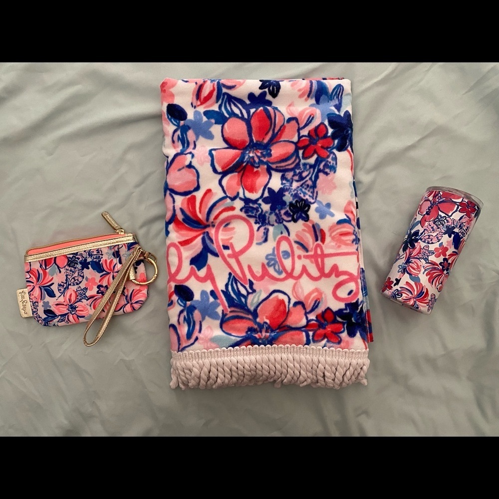 NEW IN PACKAGE LILLY PULITZER TOWEL, ZIP WALLET & TUMBLER